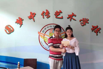 浙传李洲博,携通知书回校感谢老师